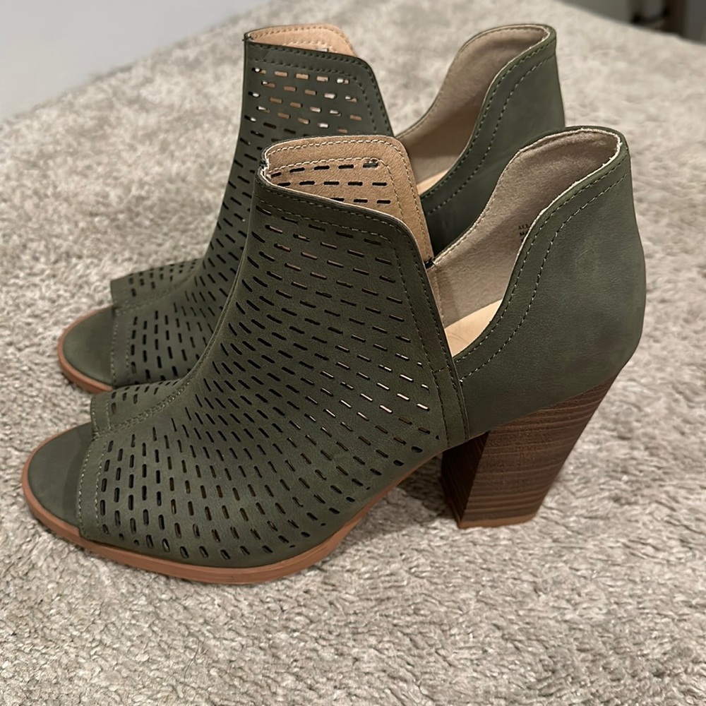 New, without tags, open toe booties